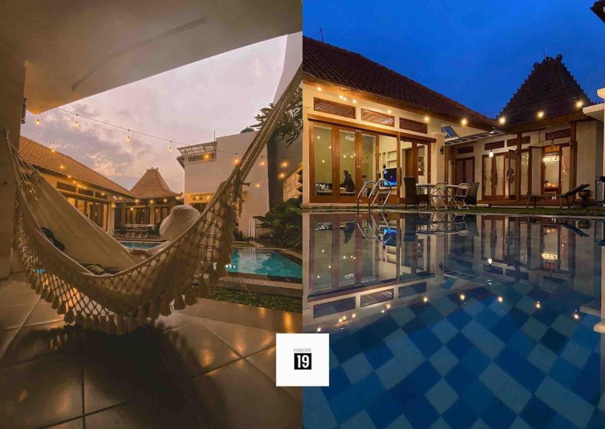 Villa Pavilion Garden With Private Swimming Pool Bandung